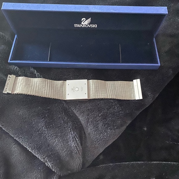 Swarovski watch green crystals and magnetic bracelets - Picture 2 of 8